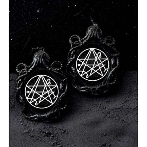 Necronomicon Gate Earrings H.P. Lovecraft Jewelry - Picture 1 of 3